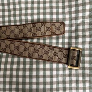 Brown Gucci Belt with Gold Buckle